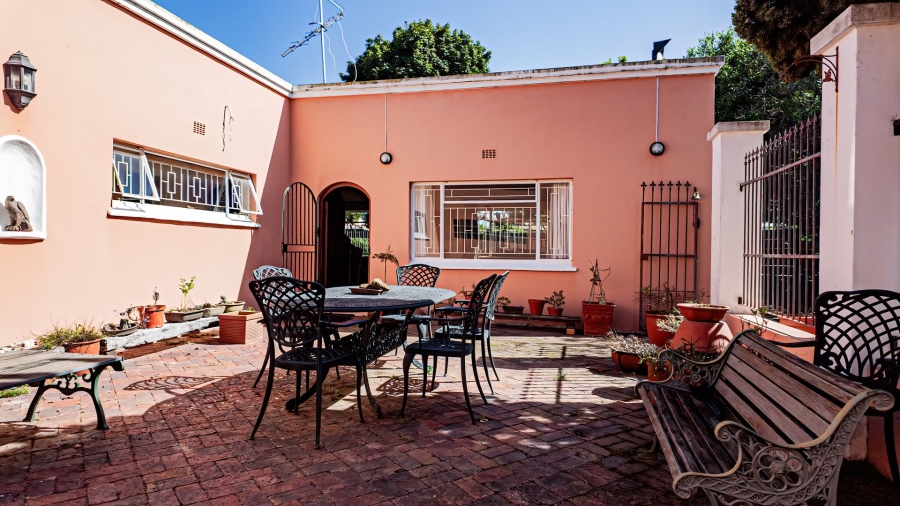 5 Bedroom Property for Sale in The Island Western Cape